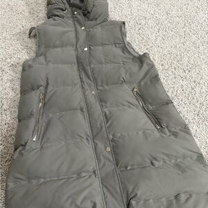 Zara Women's Charcoal Puffer Vest